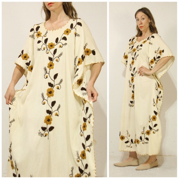 1970s Mexican Kaftan with Gorgeous Floral Embroidery - Picture 3 of 8